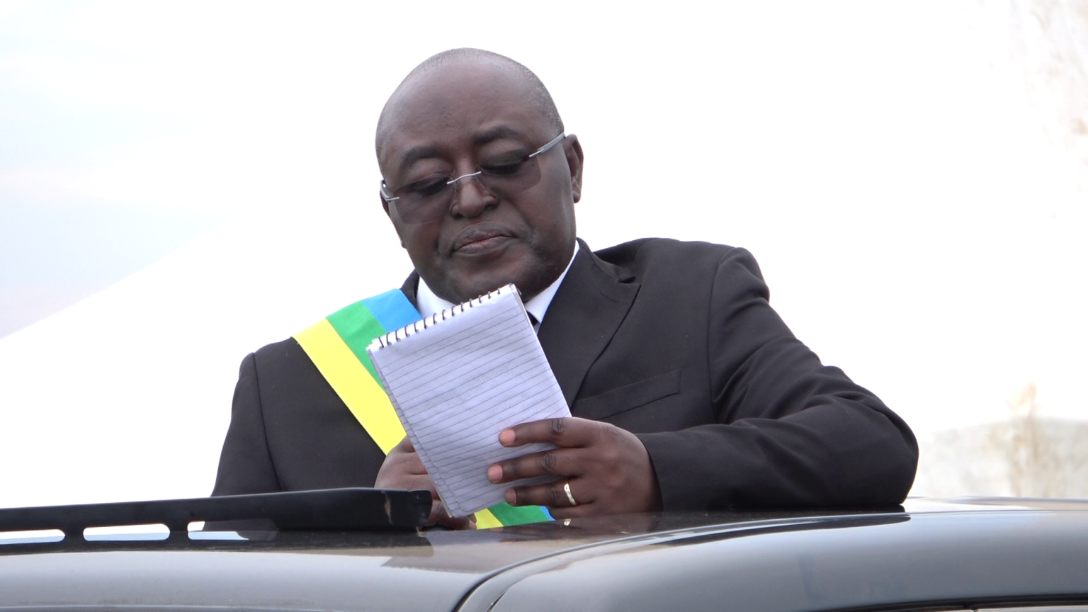 His Majesty King Wisely Charles Mumbere Irimangoma, King of the OBR has yesterday consoled with the people of Busongora north where majority of royal