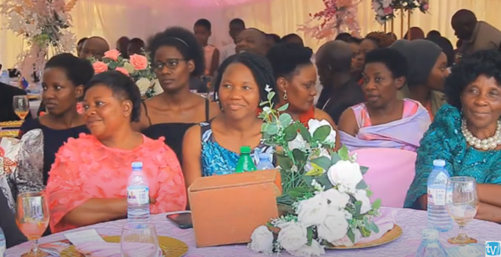 MARRIED COUPLES ADVISED NOT TO DEVORCE