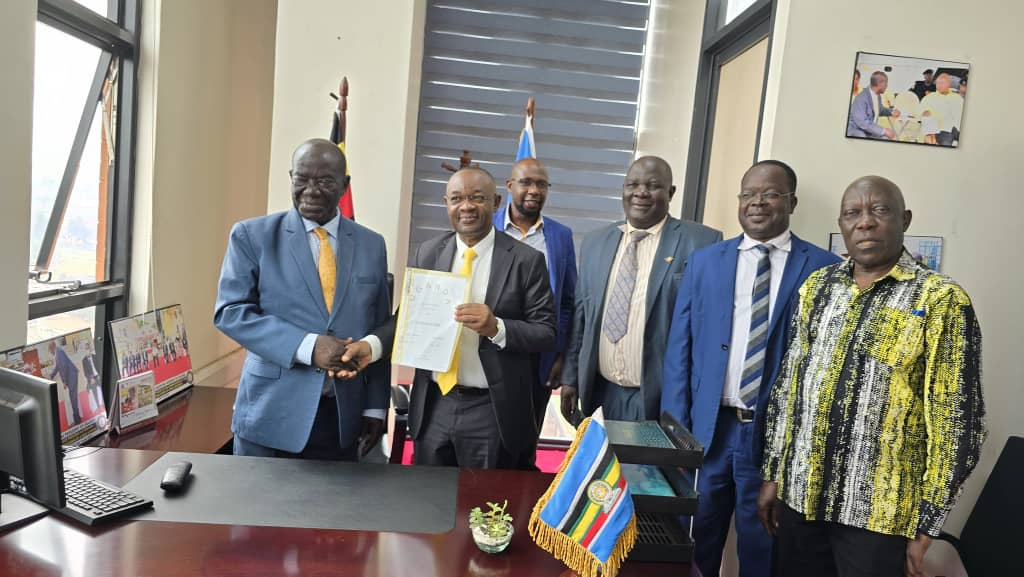 Masaka District Headquarters receives 10 acres of land donation from Ssekandi