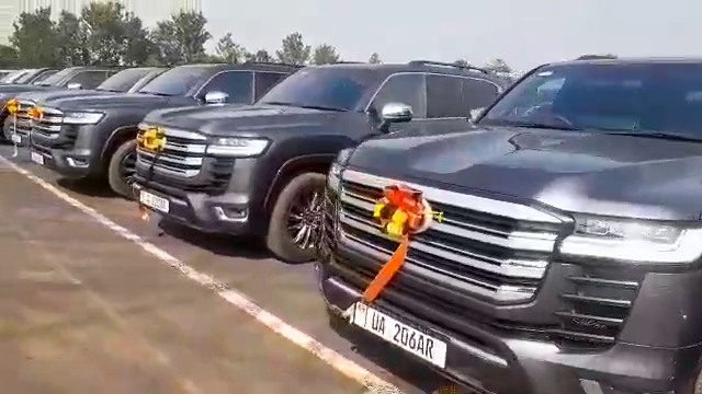 The Ministry of Gender, Labour and Social Development has officially handed over brand new vehicles to Uganda’s gazetted cultural leaders